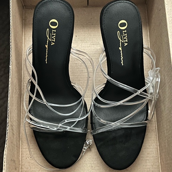 Heels - Picture 2 of 4